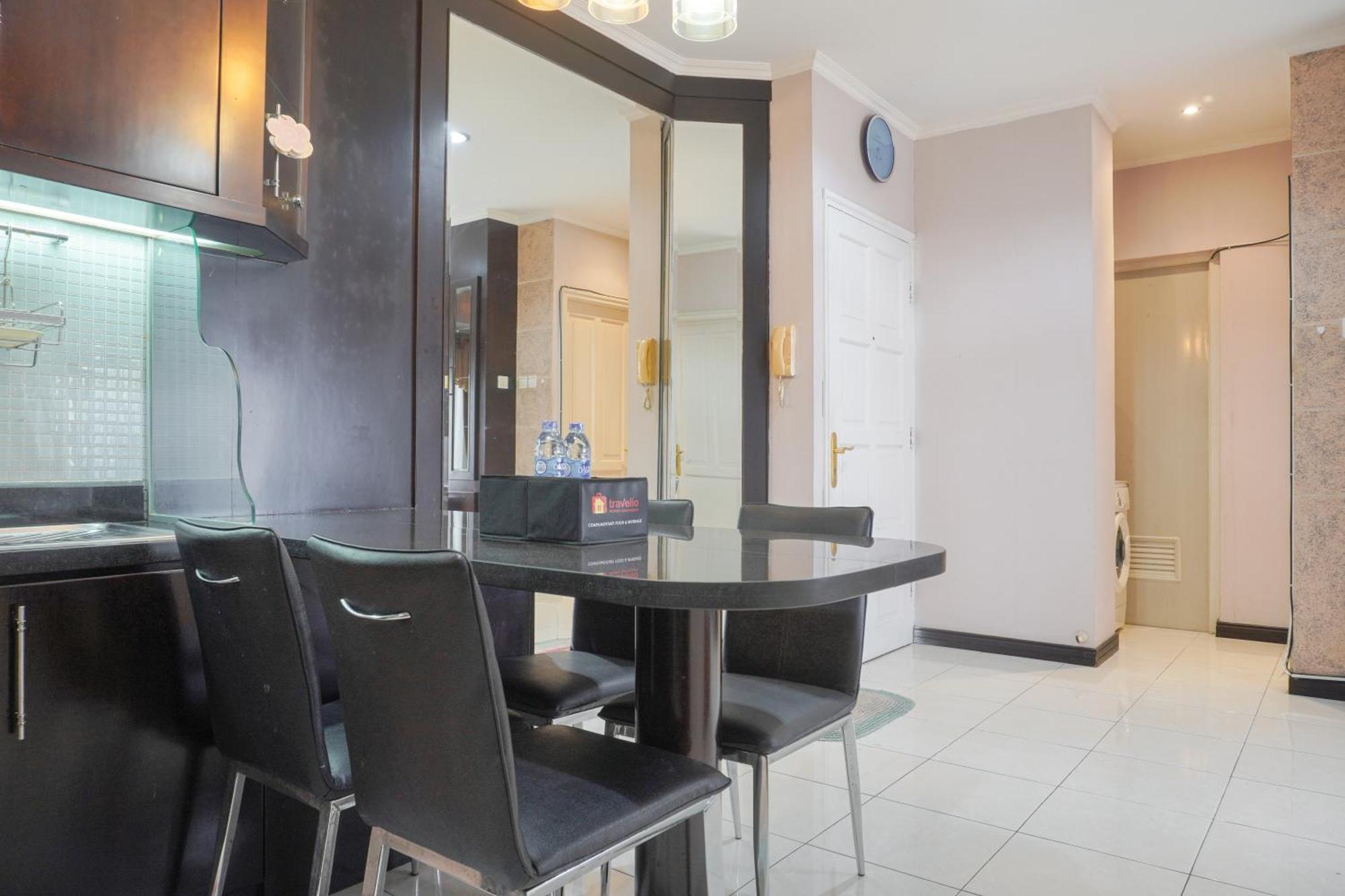 Cozy And Simply Look 2Br At 12Nd Floor Puri Garden Apartment By Travelio Jakarta Eksteriør billede